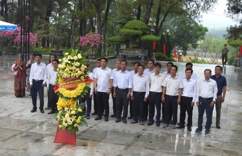 THẮP SÁNG ĐẠO LÝ 