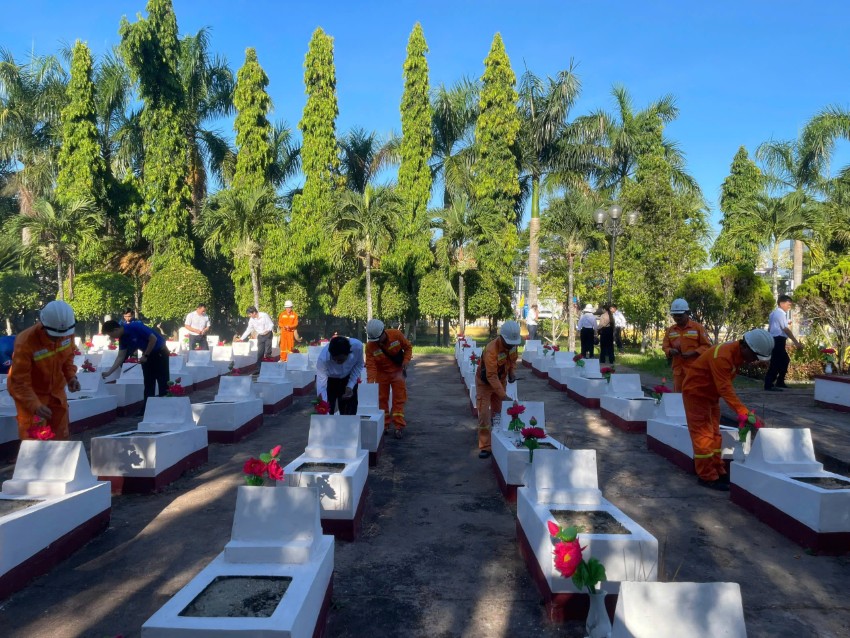 THẮP SÁNG ĐẠO LÝ 