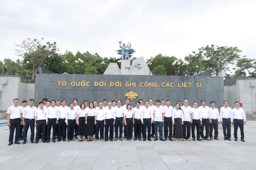 THẮP SÁNG ĐẠO LÝ 