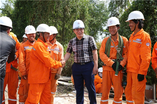 Ngành điện miền Nam: Xuyên Tết bám công trường