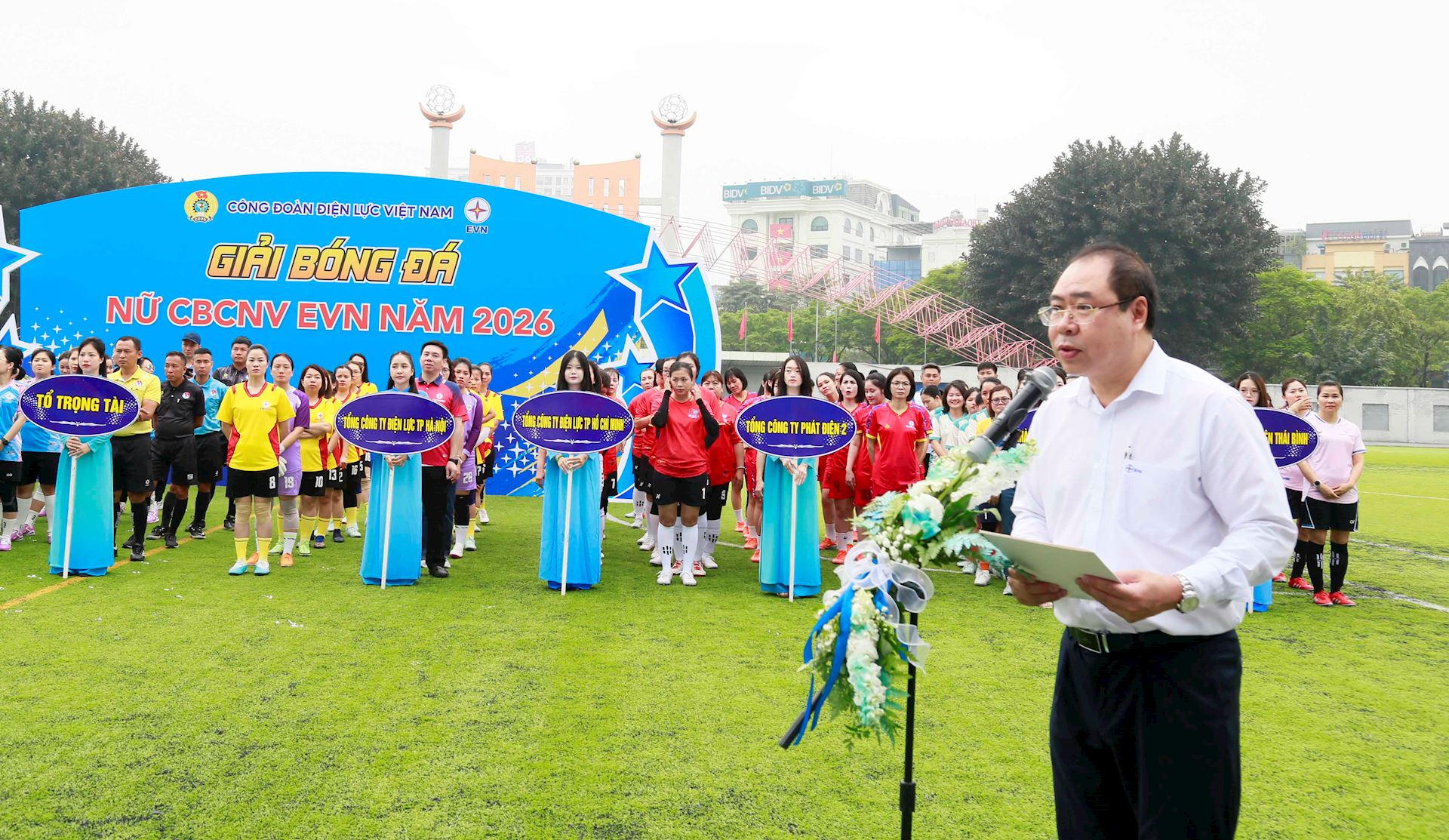 Khoảnh khắc thi đấu Giải bóng đá Nữ CBCNV EVN năm 2026 11