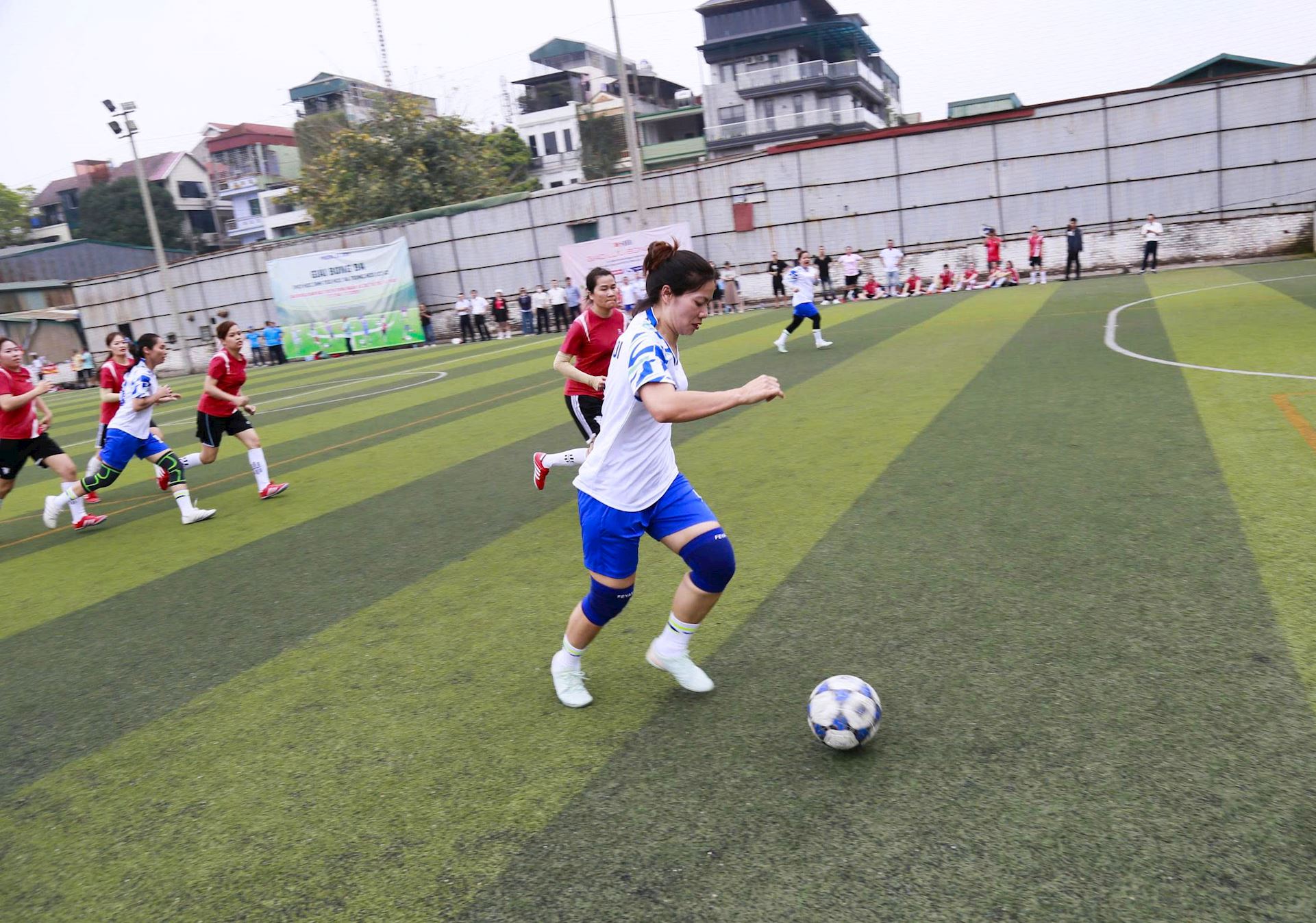 Khoảnh khắc thi đấu Giải bóng đá Nữ CBCNV EVN năm 2026 6
