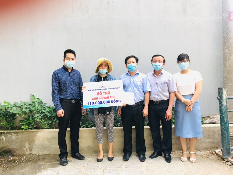 CBCNV PC Thừa Thiên Huế: Chung tay đóng góp hỗ trợ đồng nghiệp khó khăn đang mắc bệnh hiểm nghèo